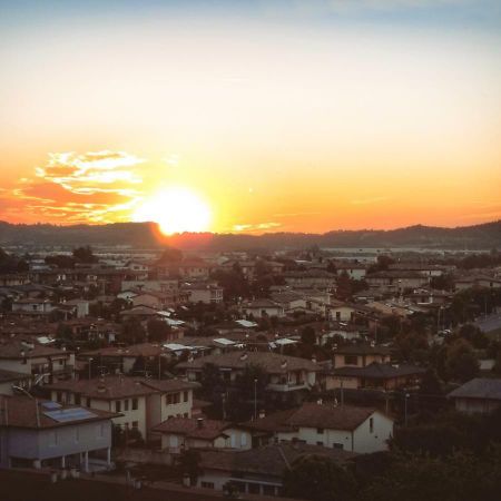 Apartamento Sunrise In The Castle Bedizzole Exterior foto