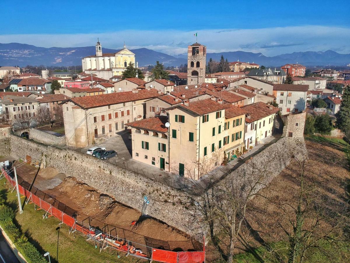 Apartamento Sunrise In The Castle Bedizzole Exterior foto