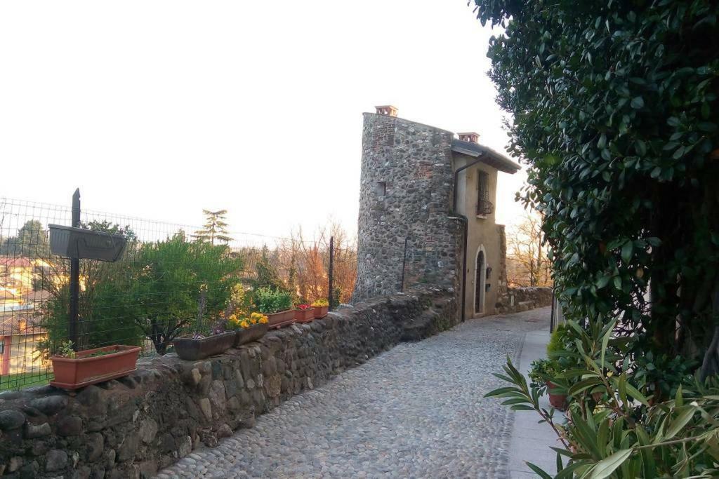 Apartamento Sunrise In The Castle Bedizzole Exterior foto