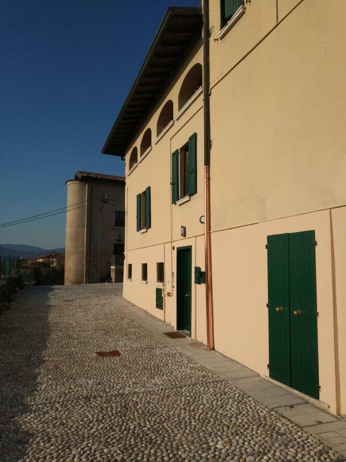 Apartamento Sunrise In The Castle Bedizzole Exterior foto